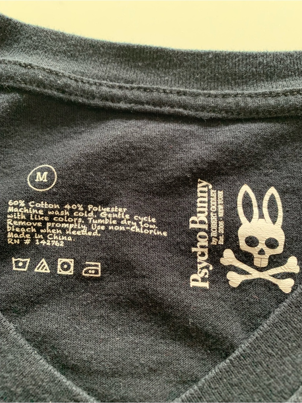 Psycho Bunny V-Neck Tee Set in Black and Navy Blue. Men’s Medium - Picture 5 of 12